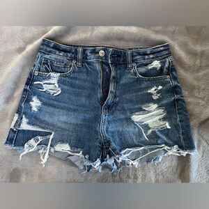 American eagle ripped blue jean shorts, size 2, perfect condition no stains etc